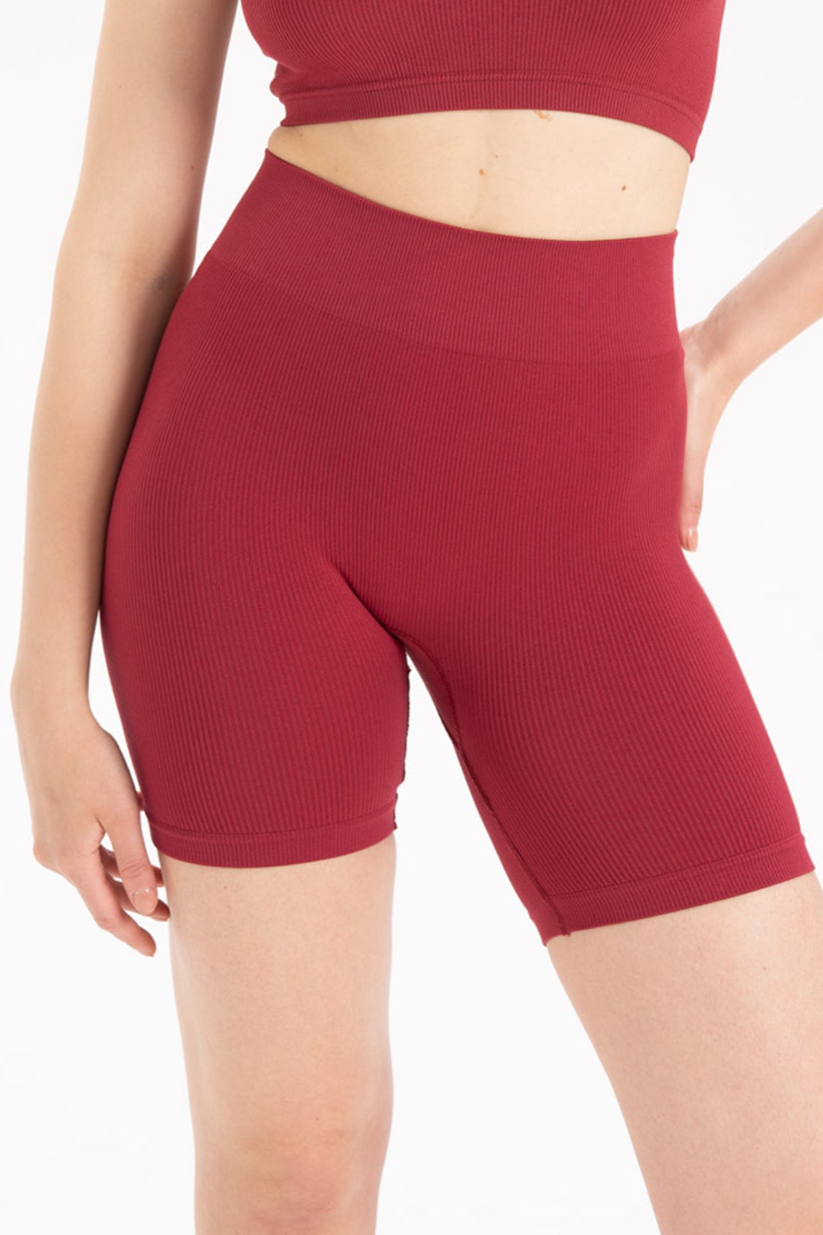 Kadın Dikişsiz Örme Fitilli Orta Boy Biker Şort 9005