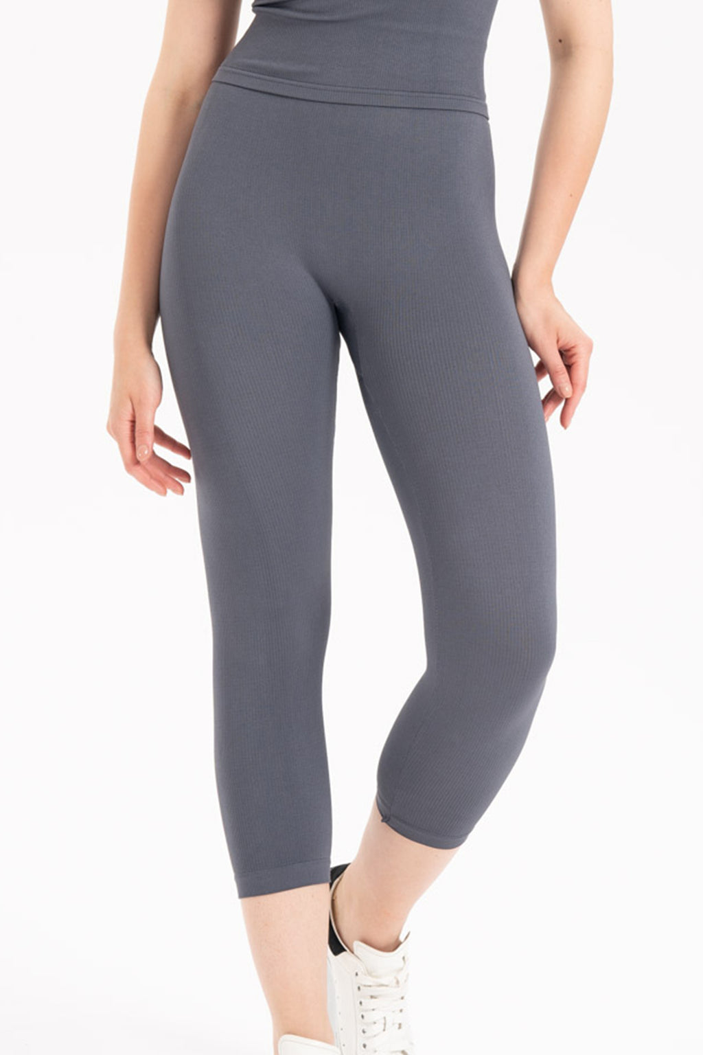 Kadın Dikişsiz Örme Fitilli Kapri Kısa Tayt 9006