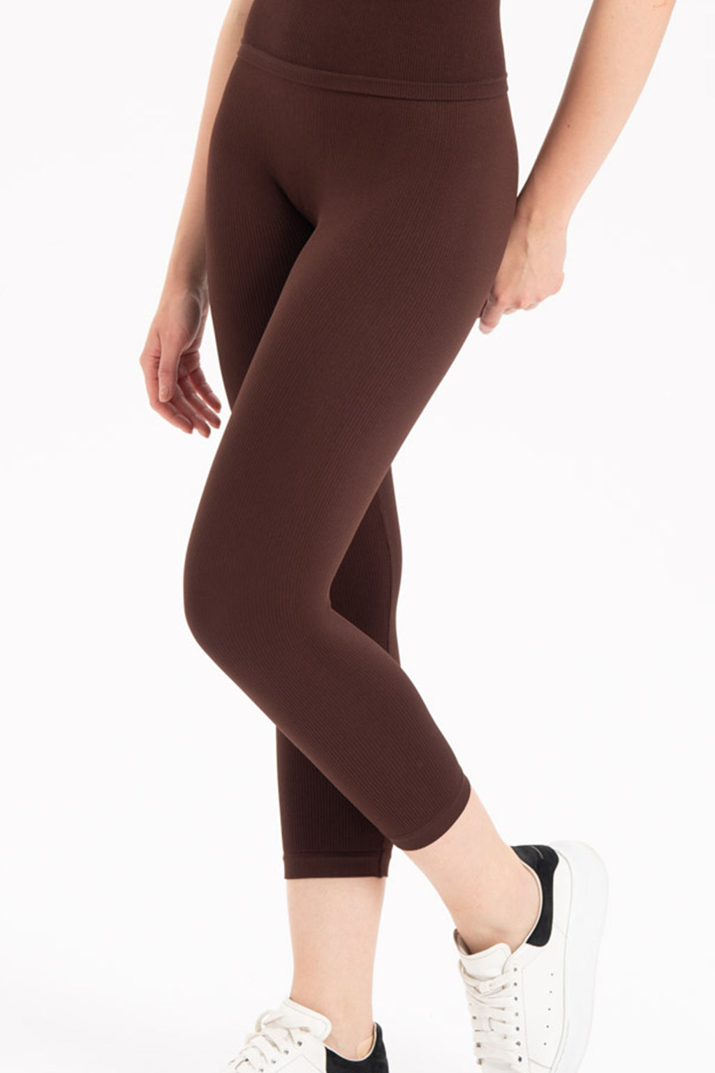 Kadın Dikişsiz Örme Fitilli Kapri Kısa Tayt 9006