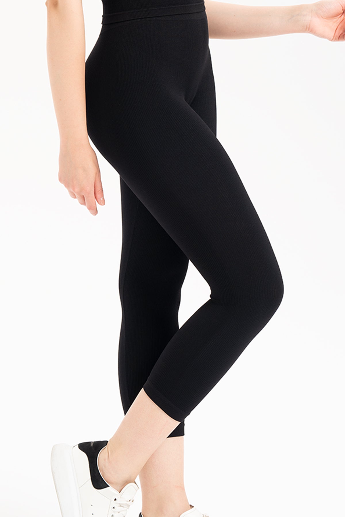 Kadın Dikişsiz Örme Fitilli Kapri Kısa Tayt 9006