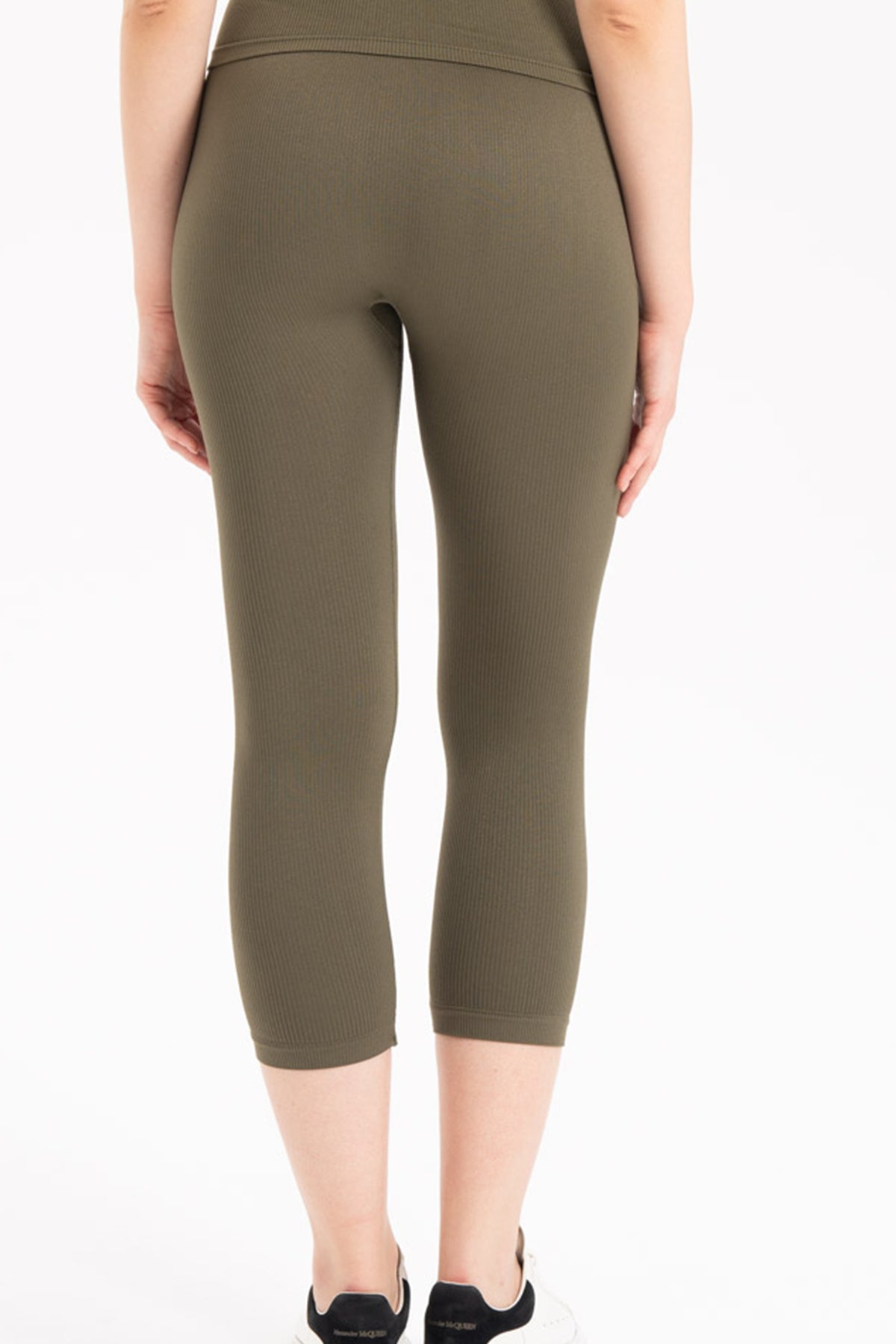 Kadın Dikişsiz Örme Fitilli Kapri Kısa Tayt 9006