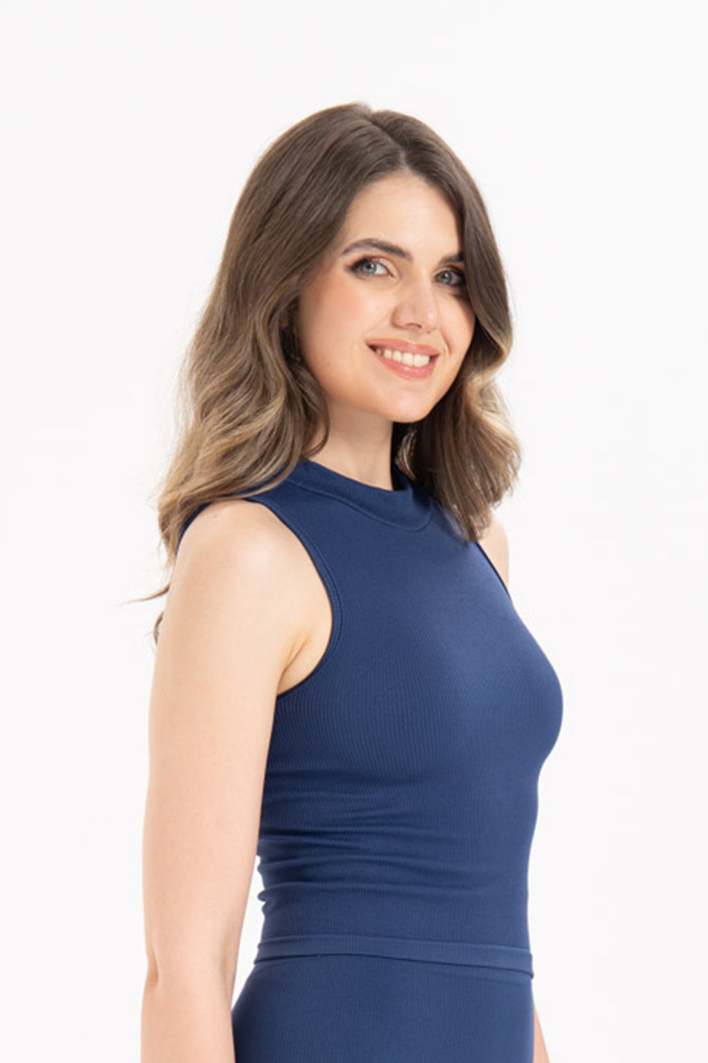 Kadın Dikişsiz Örme Fitilli Kolsuz Boğazlı Bluz 9007