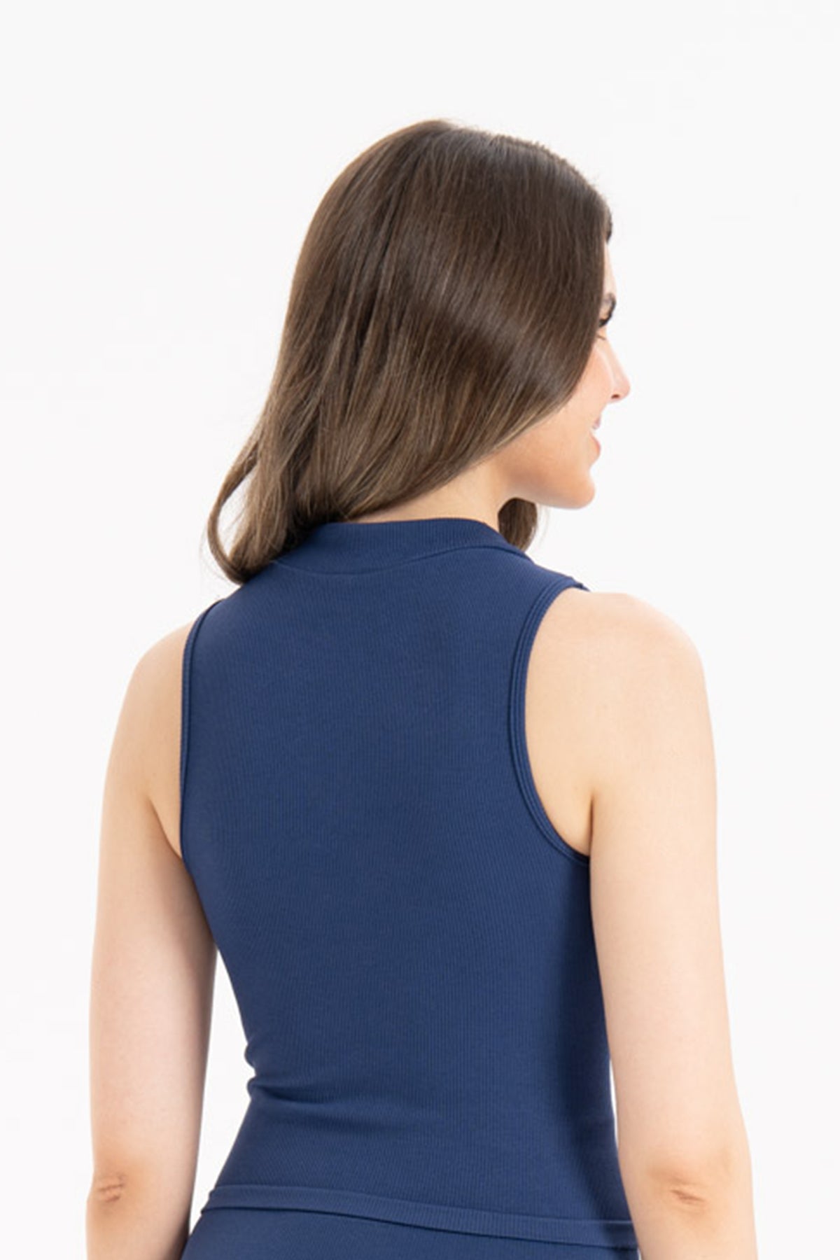 Kadın Dikişsiz Örme Fitilli Kolsuz Boğazlı Bluz 9007