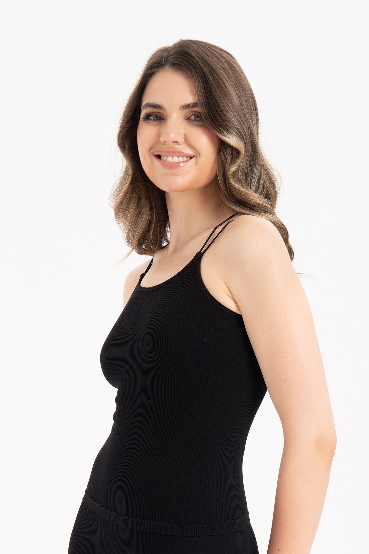 Kadın Dikişsiz Örme Fitilli Kolsuz İp Askılı Bluz 9012